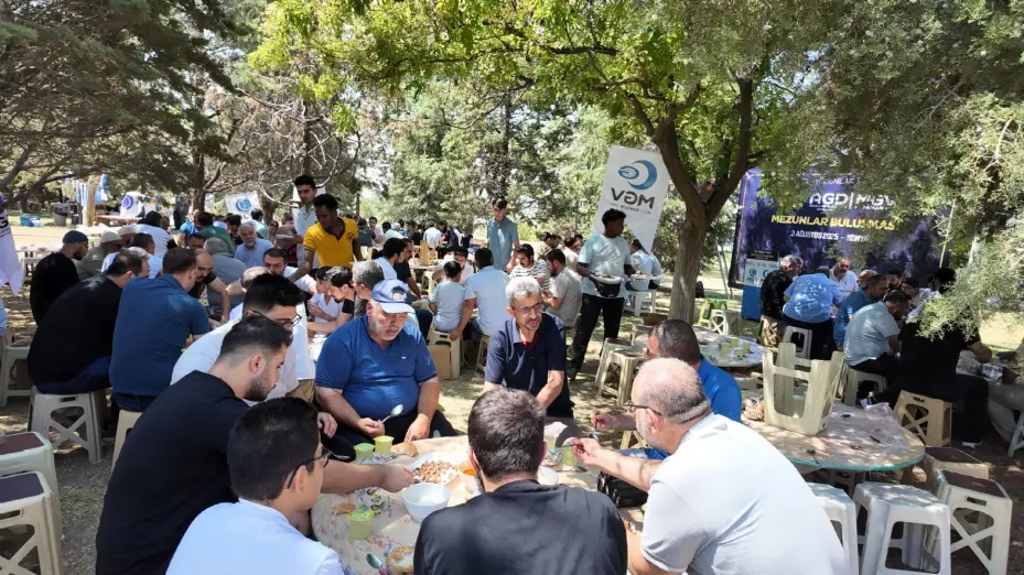 AGD MGV Konya Mezunları 21.Yılda Yine Konya'da Bir Araya Geldi