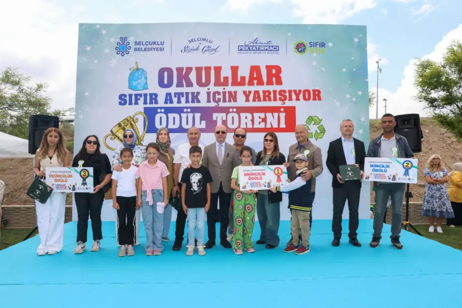  "Okullar Arası Sıfır Atık Yarışması" nın Ödül Töreni  Selçuklu Seyir Tepesi'nde Gerçekleşti
