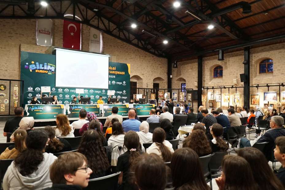 MEGA Bilim Kurdu Dergisi Bilgi Yarışmasının Finali Nefes Kesti