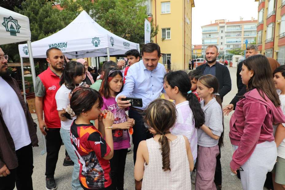 Karatay Çocuk Meclisi'nden Anlamlı Anneler Günü Etkinliği 