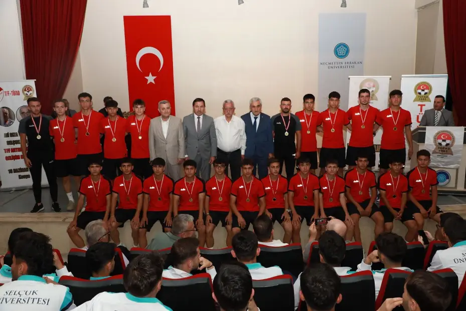 Karatay'da Spora Yatırım, Onur Ödülüyle Taçlandı