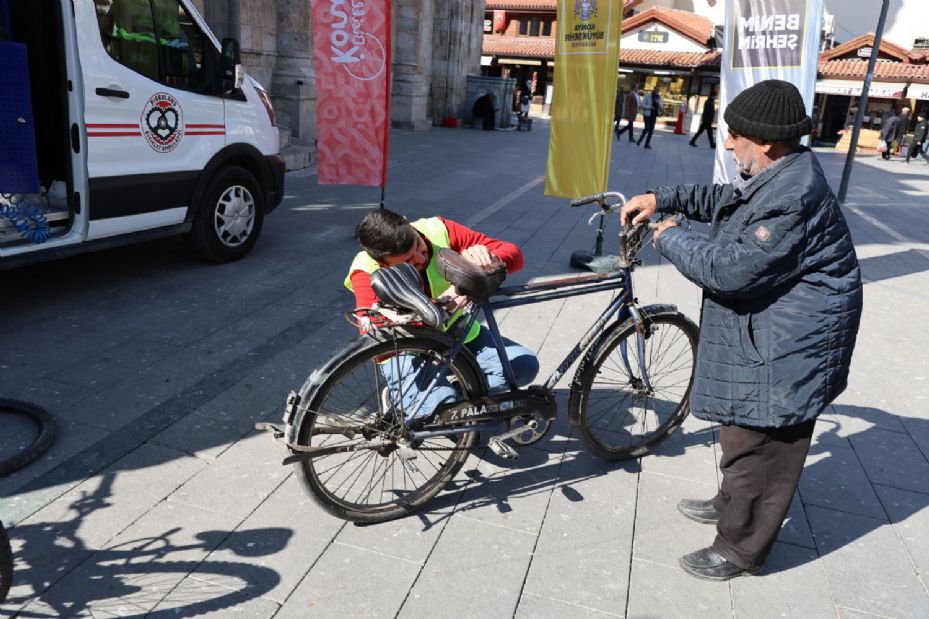 Konya Büyükşehir'den "Dünya Kışın Bisikletle İşe Gitme Günü" Etkinlikleri