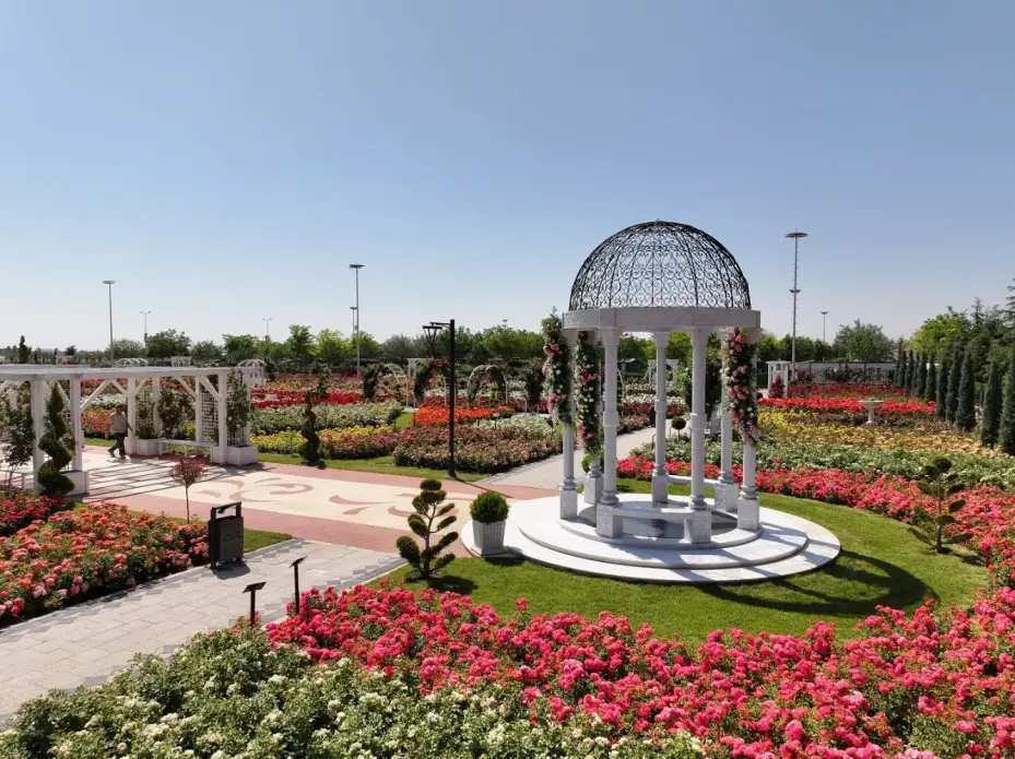 Karatay Mevlana Gül Parkı Kapılarını Açtı