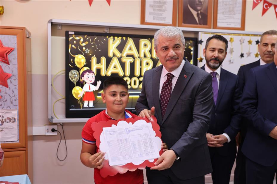 Selçuklu'da Öğrenciler Karne Heyecanı Yaşadı