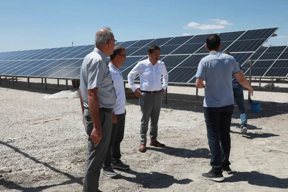 Hasan Kılca, İsmil Güneş Enerji Santrali'nde Devam Eden Çalışmaları Yerinde İnceledi