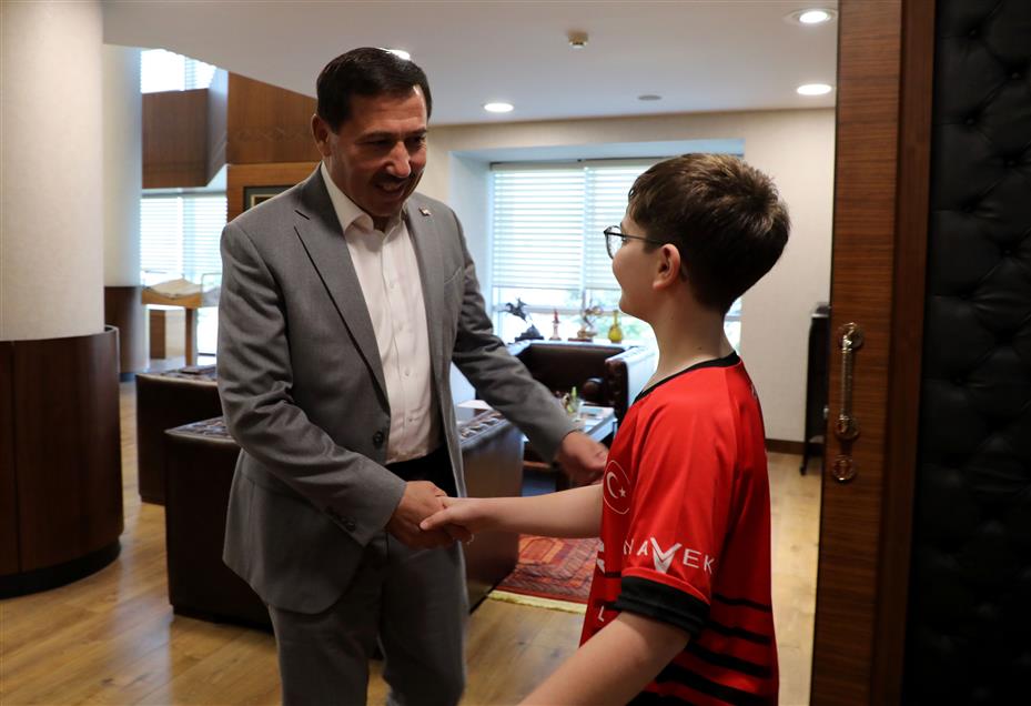 Hasan Kılca, Avrupa İkincisi Tahir Efe'yi Ağırladı