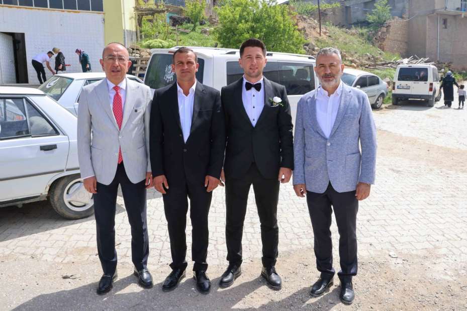 Başkan Kavuş'tan Hafta Sonunda Yoğun Düğün Mesaisi