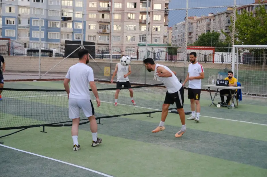 Konya Büyükşehir'in Ayak Tenisi Turnuvası'nda Büyük Heyecan Yaşandı