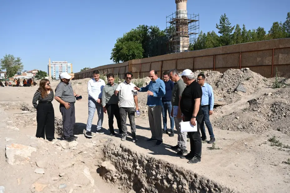  Başkan Altay: "Konya'nın Bir Başkent Olarak Surlarını Açığa Çıkarmak ve Turizm Potansiyelini Artırmak İçin Çalışıyoruz"