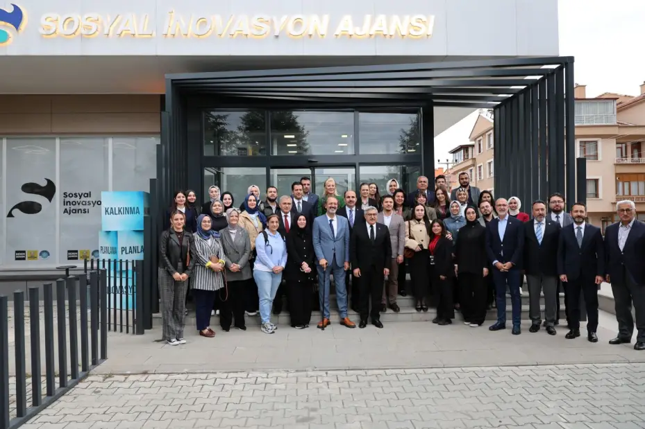 Ak Parti Genel Başkan Yardımcısı Yayman, Depremdeki Dayanışma İçin Başkan Altay'a ve Tüm Konyalılara Teşekkür Etti