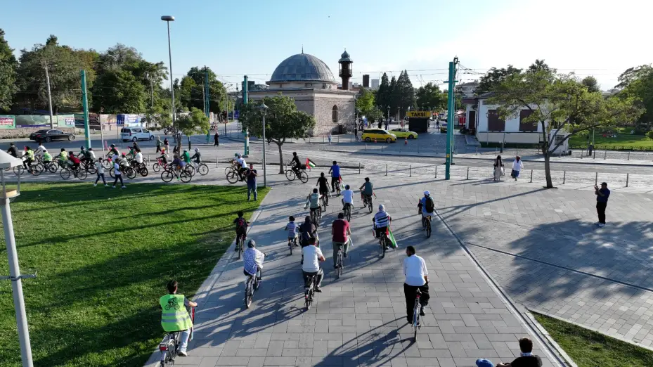 Kudüs Çalışma Grubu'ndan "Gazze İçin Durma, Açlık için Pedalla" Eylemi