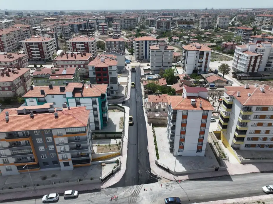 Erenler ve Mengene Mahallerleri'ne Sıcak Asfalt 