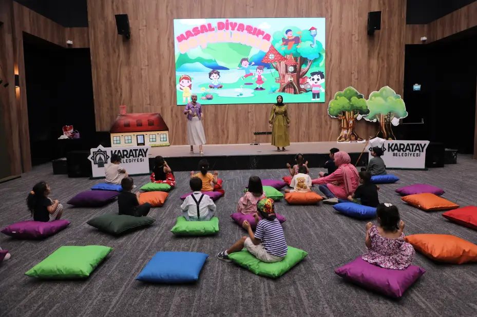 Minikler "Hoş Kubbe Masal Atölyesi"ni Çok Sevdi