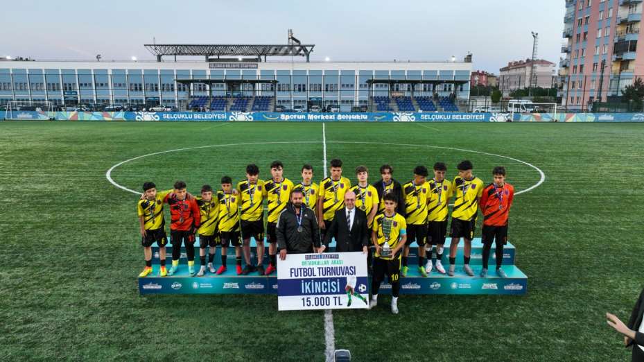 Selçuklu Belediyesi Ortaokullar Arası Futbol Turnuvasında Şampiyonlar Belli Oldu