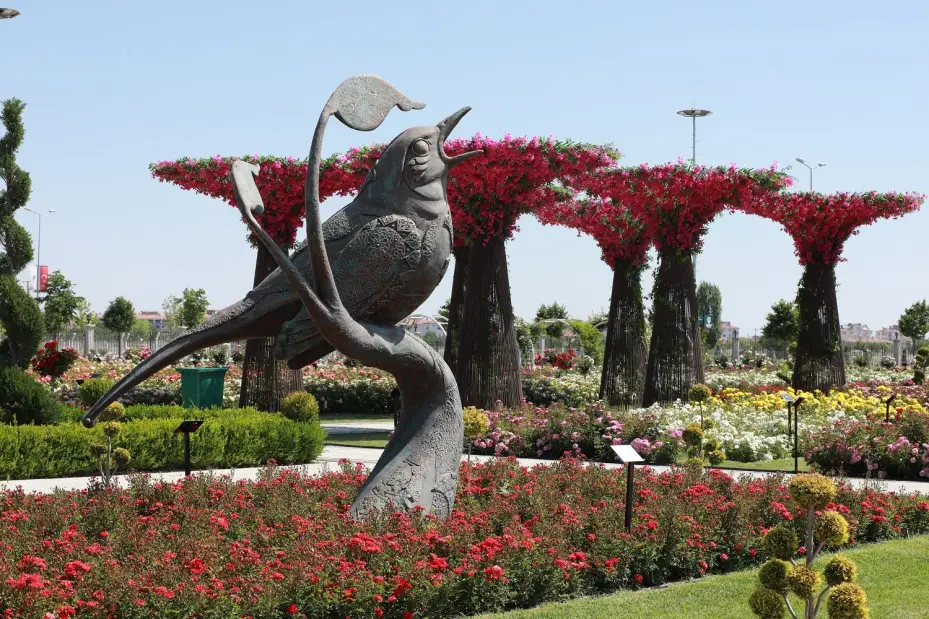 Karatay Mevlana Gül Parkı Kapılarını Açtı