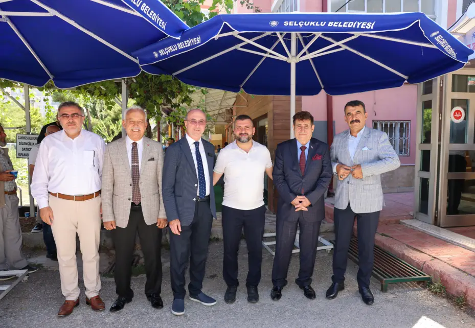 Selçuklu'da Cuma Bereketi Sürüyor