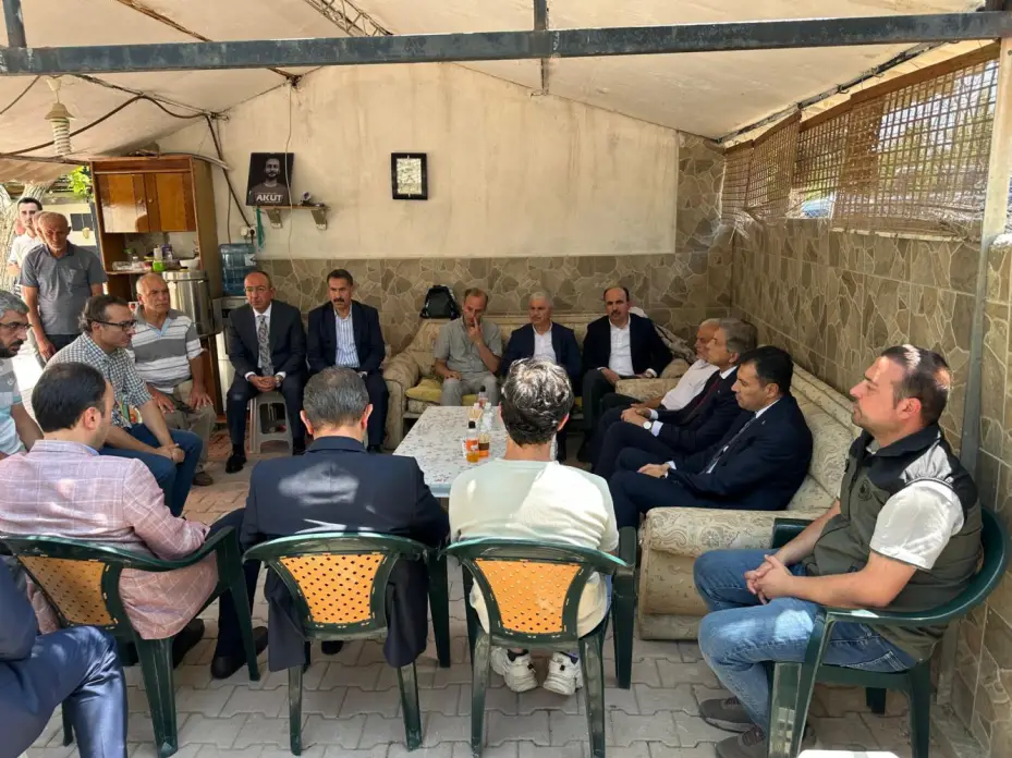 Ak Parti Genel Başkan Yardımcısı Demir Şehit Muharrem Can'ın Ailesini Ziyaret Etti