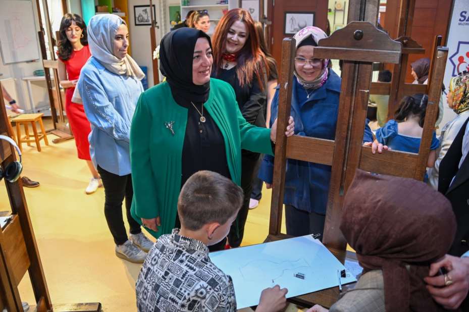 Selçuklu Sanat ve Tasarım Atölyesi, "Anneme süprizim var" Etkinliği Ev Yaptı