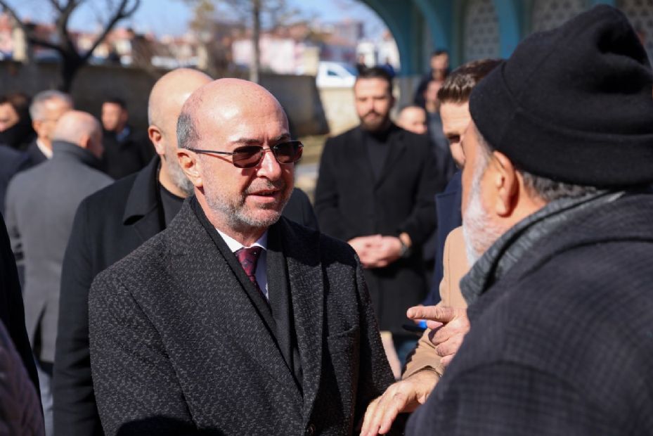 Başkan Pekyatırmacı Sancak Camii'nde Vatandaşlara Buluştu