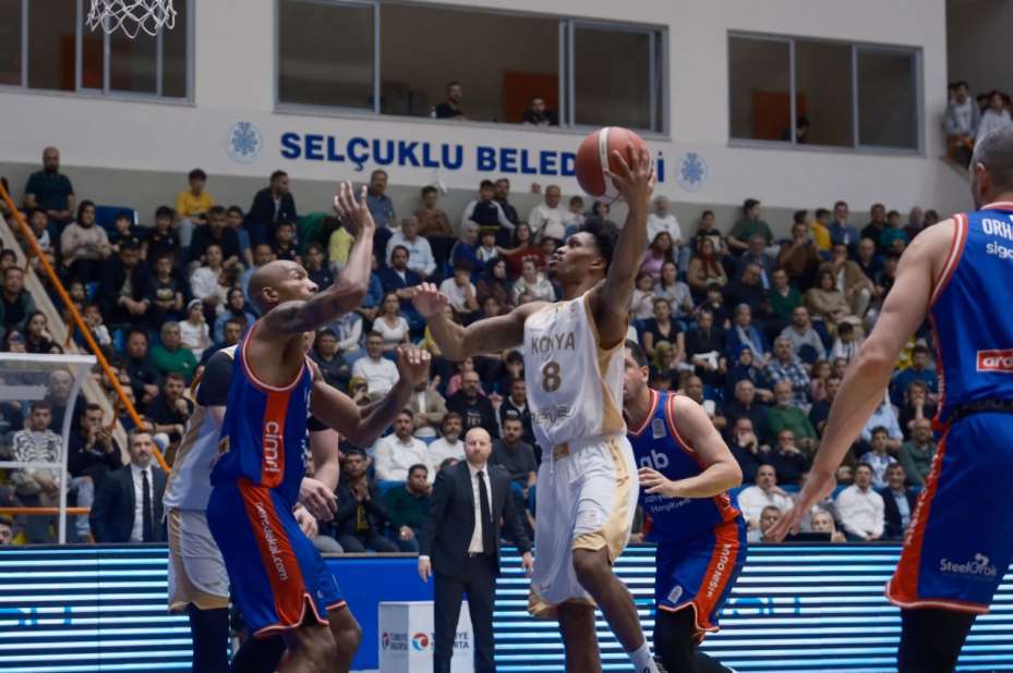 Konya Büyükşehir Belediyespor Yarı Finalde