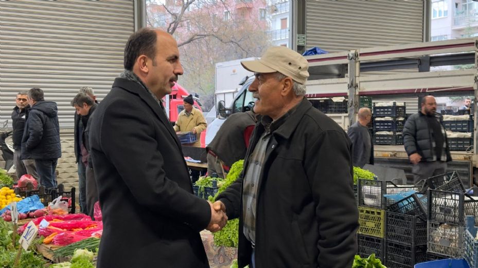 Başkan Altay İftar Öncesi Büyük Sinan Semt Pazarı'nı Ziyaret Etti