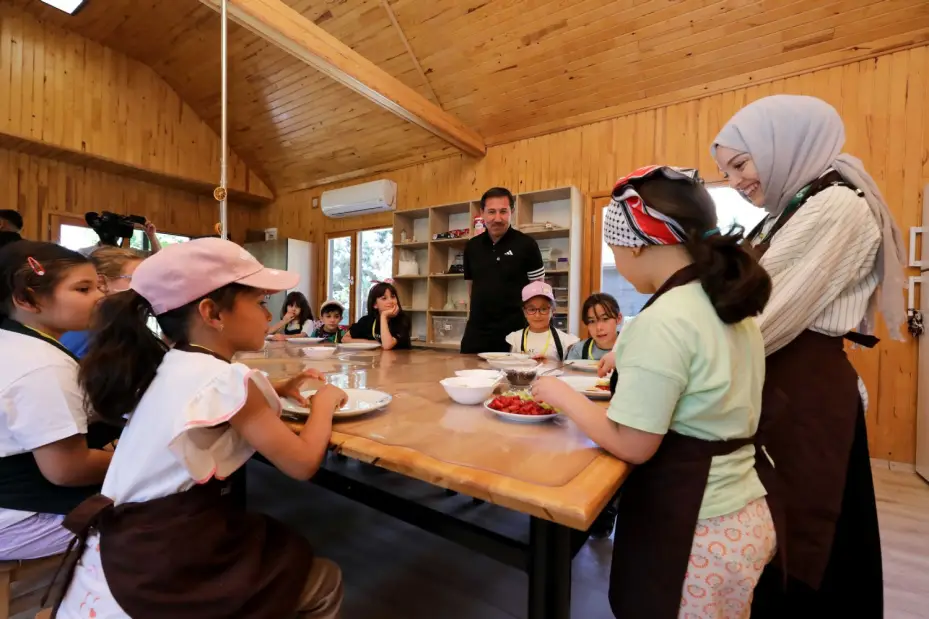 Başkan Kılca, Tabiat Mektebi Yaz Okulu'nda Öğrencilerle Buluştu