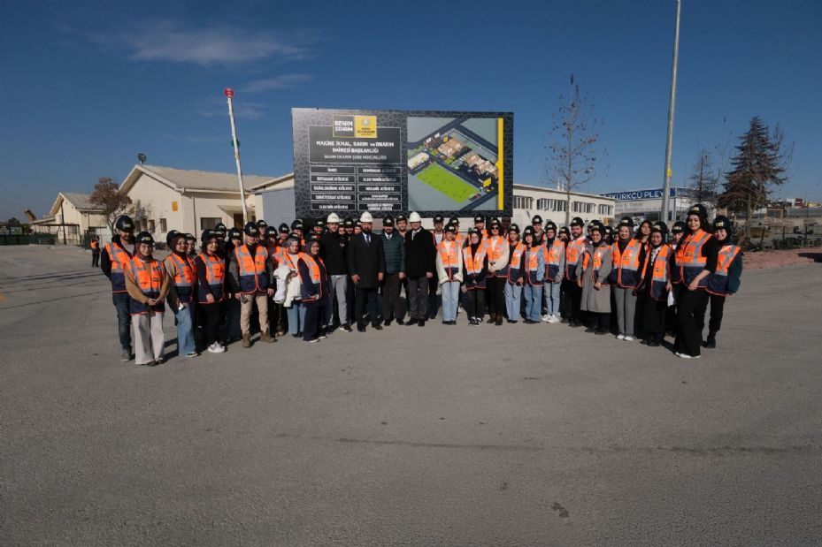 Konya Büyükşehir Gençlik Meclisi Geleceğin Mühendisleri İçin Teknik Gezi Düzenli 