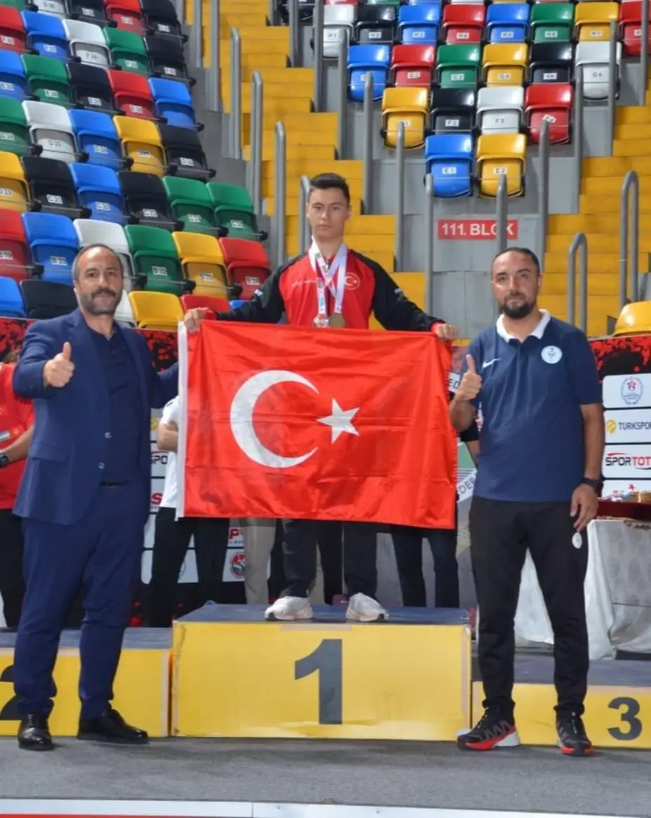 Meram'ın Altın Çocuğu: Muhammed Eren Yine Zirvede!
