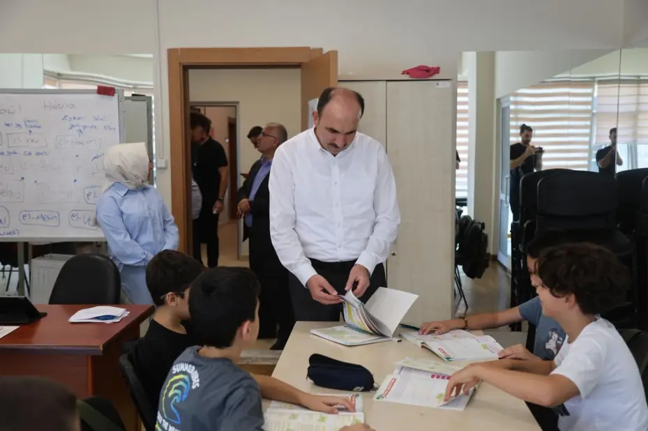 Başkan Altay, Genç KOMEK Yaz Okulu'na Katılan Öğrencilerle Buluştu