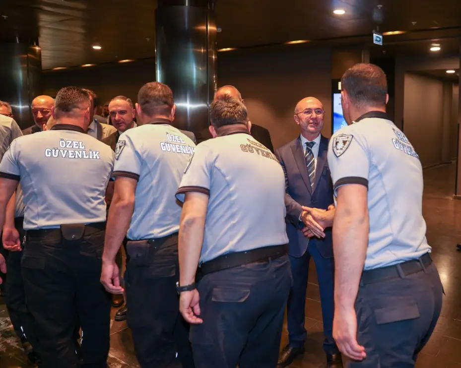 Başkan Pekyatırmacı belediye personeli ile bayramlaştı  