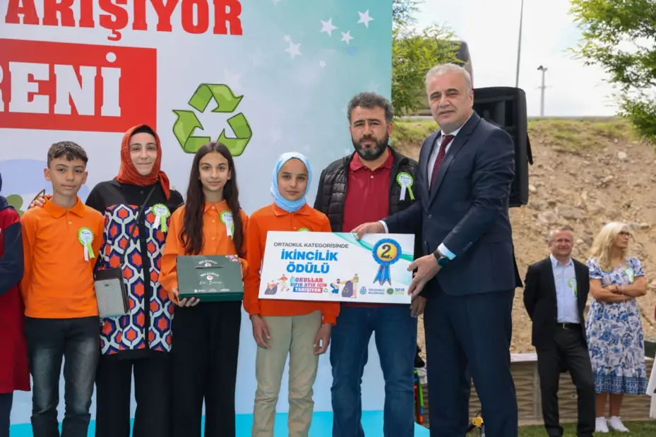  "Okullar Arası Sıfır Atık Yarışması" nın Ödül Töreni  Selçuklu Seyir Tepesi'nde Gerçekleşti
