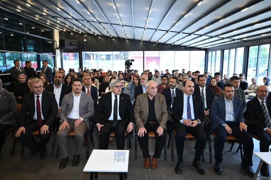 Ak Parti Genel Başkan Yardımcısı Yayman, Depremdeki Dayanışma İçin Başkan Altay'a ve Tüm Konyalılara Teşekkür Etti