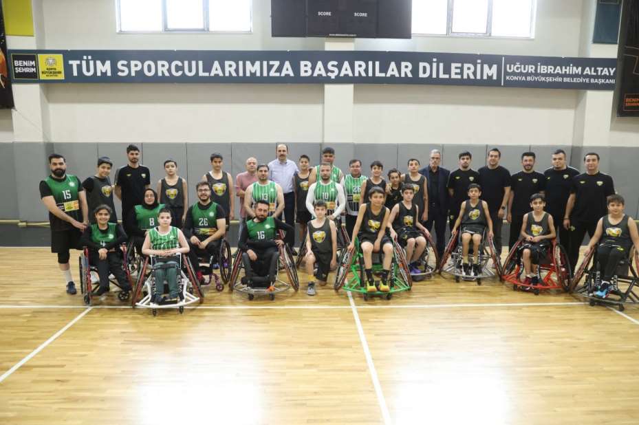 Başkan Altay Tekerlekli Sandalyeye Oturdu Engelli Basketçilerle Maç Yaptı