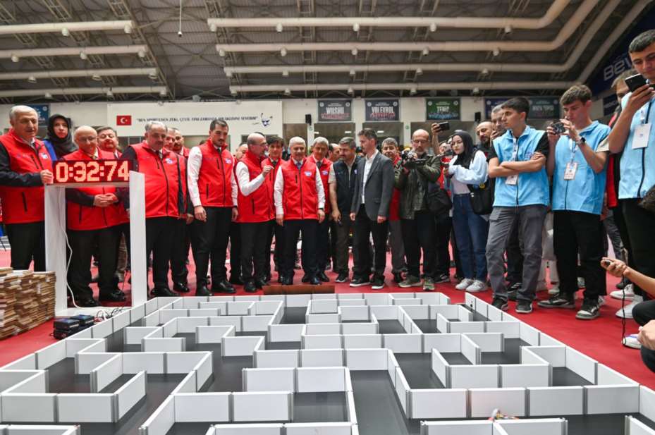 Selçuklu Tekno-sel Teknoloji ve Robot Yarışması Başladı