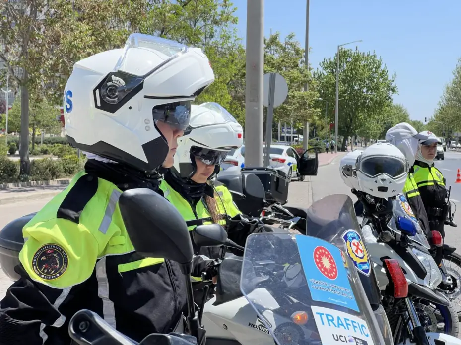  Konya'nın ilk kadın şahin polisleri görevde
