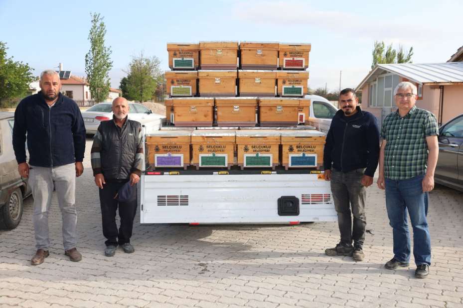 Arılı Kovan Desteği Projesi'nin 3.Yılında Üreticilerin Arı ve Kovanları Dağıtıldı