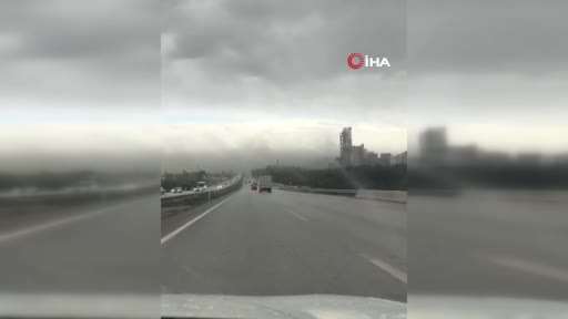 Başkentte fırtına yalıtım malzemelerini uçurdu