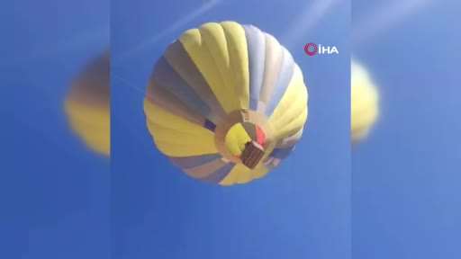 Kapadokya’da sıcak hava balonu peri bacalarının üzerine güvenli iniş yaptı