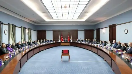AK Parti MYK toplantısı, Cumhurbaşkanı Erdoğan başkanlığında Parti Genel Merkezi’nde başladı