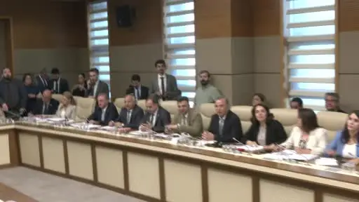 Mecliste gergin anlar