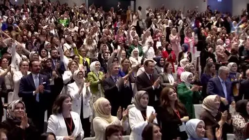 Cumhurbaşkanı Erdoğan:"Yasakları kaldırdık. Vesayet odaklarını dağıttık, kendilerini milletten üstün gören kibir abidelerine hep birlikte hadlerini bildirdik"