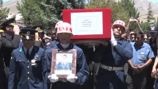 Şehit Uzman Çavuş Ümit Üzüm son yolculuğuna uğurlanıyor