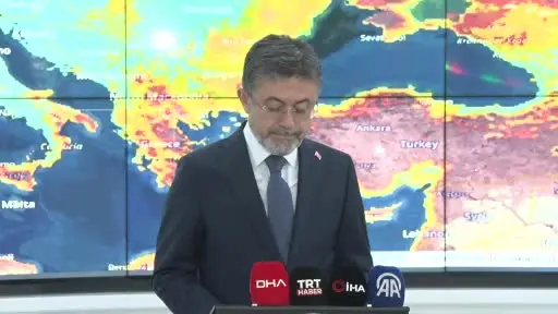 Bakan Yumaklı: "Toplamda 24 saatte 55 yangın kontrol altına alındı. Şu anda devam eden tek yangını Bursa’da Harmancık’taki orman yangını"