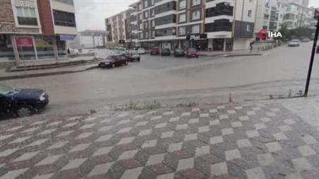 Ankara’da şiddetli yağan yağmur dolu yağışını da beraberinde getirdi