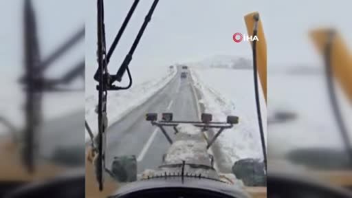 Sivas’ta yoğun kar ve tipi ulaşımda aksamalara neden oldu