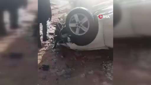Kaza yapan sürücü arabası için ağladı: "Ben ne yaptım ağabey?"