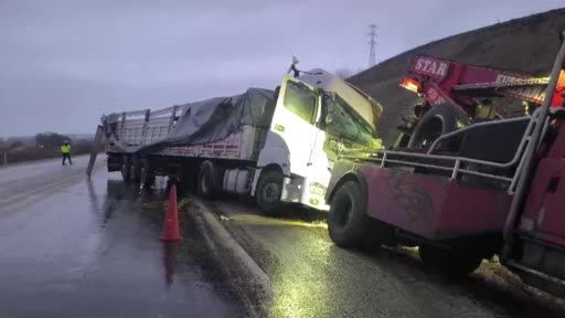 Ankara’da büyükbaş hayvan yüklü tır devrildi: 1 ölü, 1 yaralı