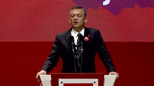 CHP lideri Özel: "Cumhurbaşkanı adayımızı 1 milyon 700 bin üyemizin sandık başına koşacağı bir hareketle seçeceğiz"