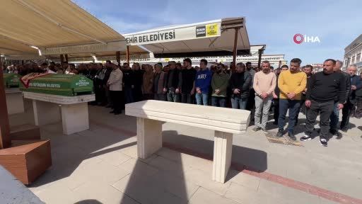 Konya’da boşanma aşamasındaki kocası tarafından öldürülen kadın son yolculuğuna uğurlandı