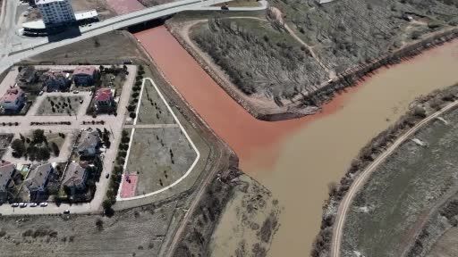 Sivas’ta ilginç doğa olayı havadan görüntülendi